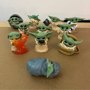 Star Wars lot of 11 Baby Yoda from Series 1 and 2